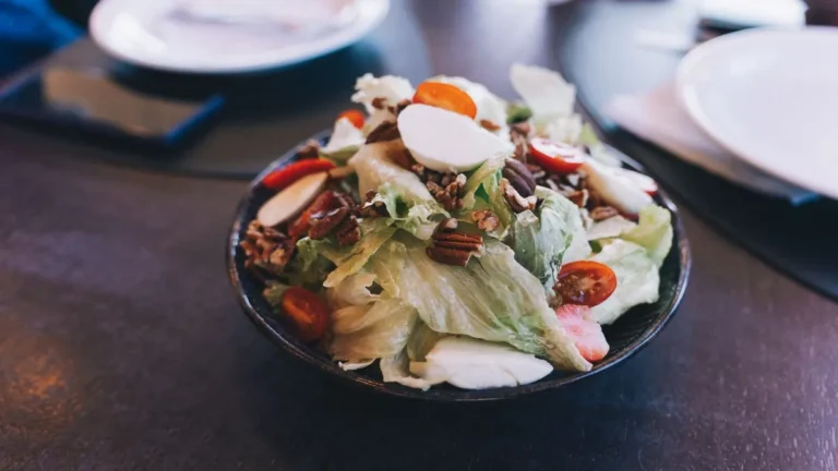 Lower-Calorie Fast Food: Lighter Picks and Easy Swaps at Popular Chains