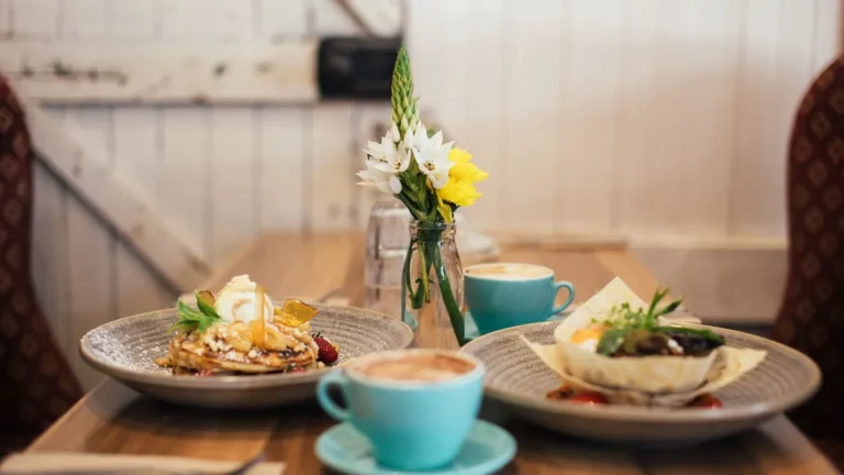 What Restaurants Are Open on New Year’s Day? (2027 Guide)