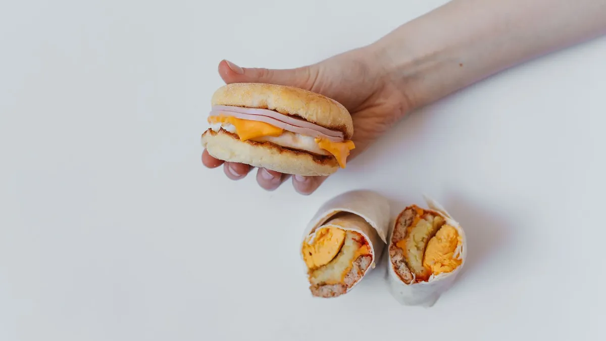 Wendys breakfast hours