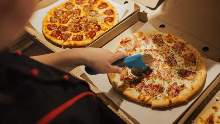 Domino’s pizza sizes